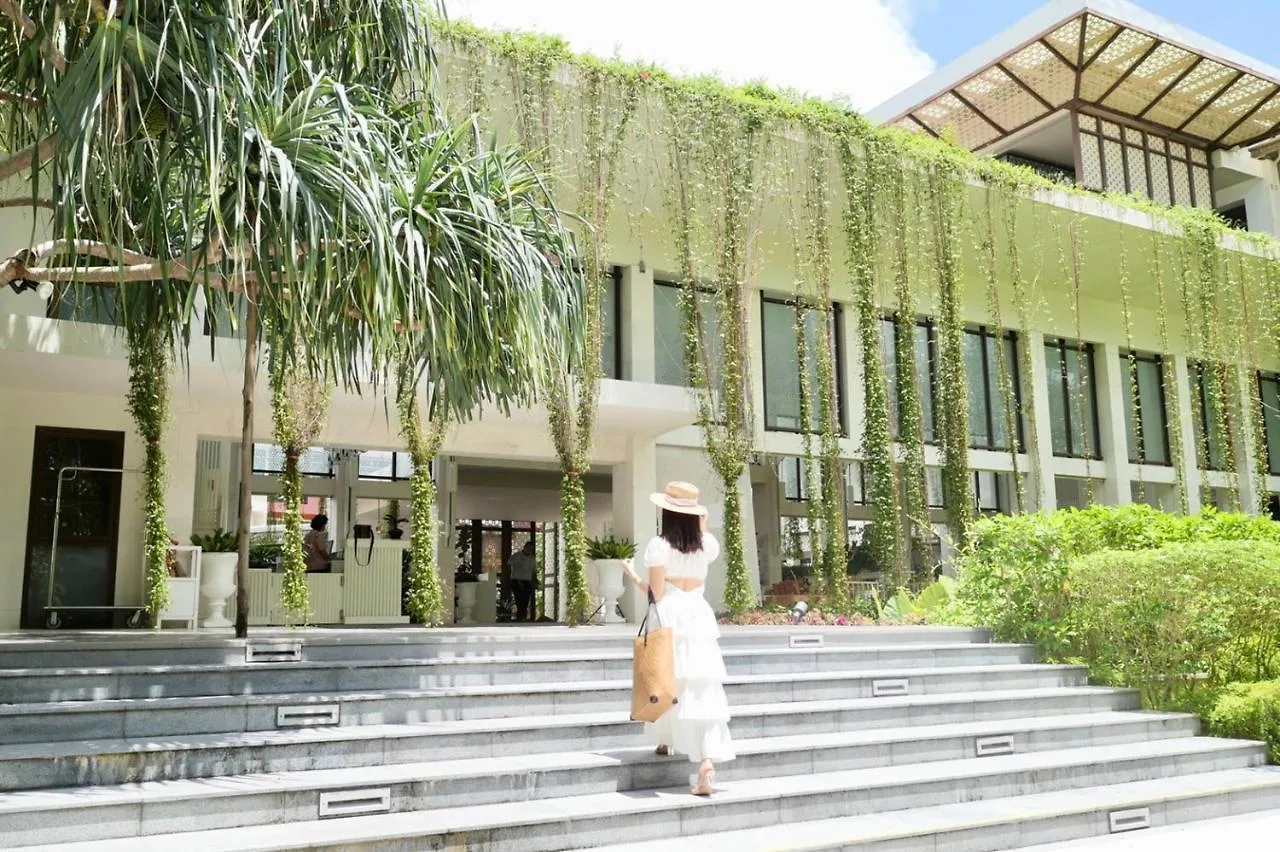 **** Szálloda Proud Phuket Hotel, Naiyang Beach Thaiföld