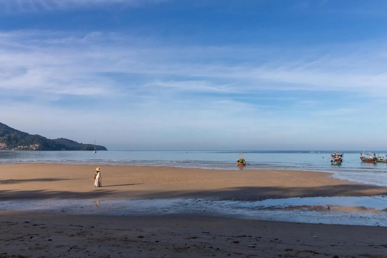 Proud Phuket Hotel, Naiyang Beach Szálloda