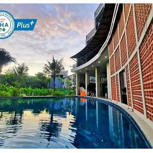 Atom Phuket -sha Hotell